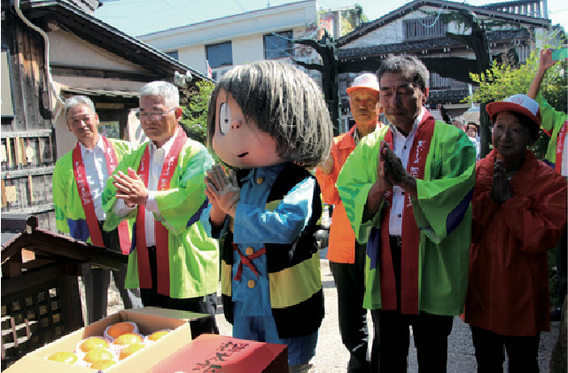 妖怪神社へ柿「輝太郎」を奉納